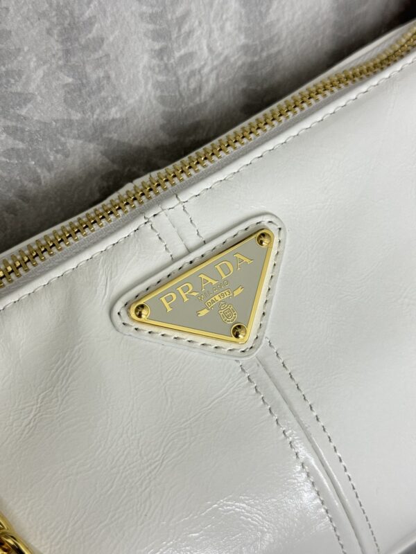 prada-re-edition-2002-white-gallery-3