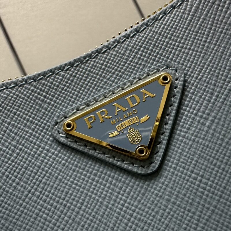 prada-re-edition-2005-blue-gallery-4