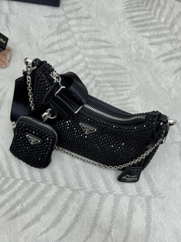 prada-re-edition-2005-diamond-black-gallery-2