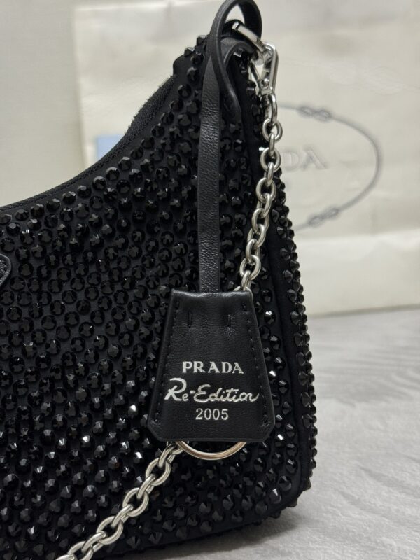 prada-re-edition-2005-diamond-black-gallery-8