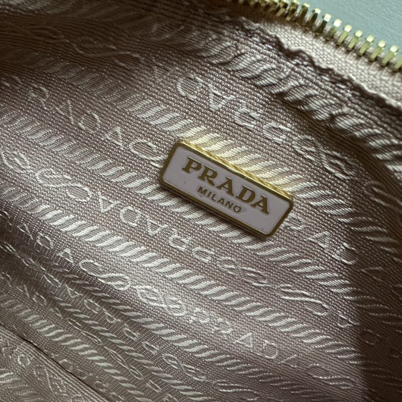 prada-re-edition-2005-pink-gallery-3