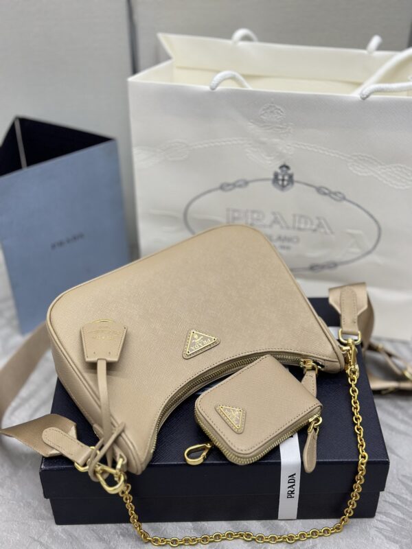 prada-re-edition-caramel-2005-gallery-2