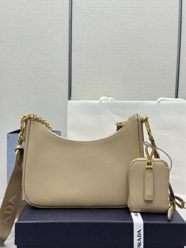 prada-re-edition-caramel-2005-gallery-3
