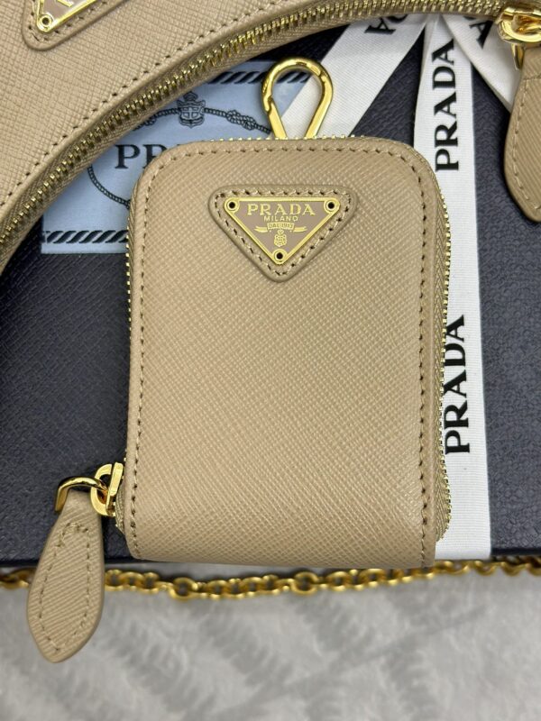 prada-re-edition-caramel-2005-gallery-5