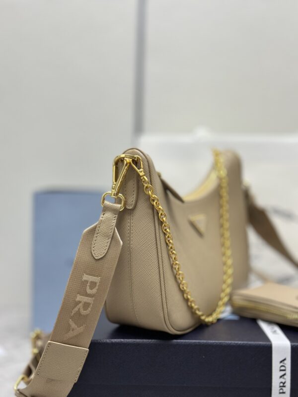 prada-re-edition-caramel-2005-gallery-7