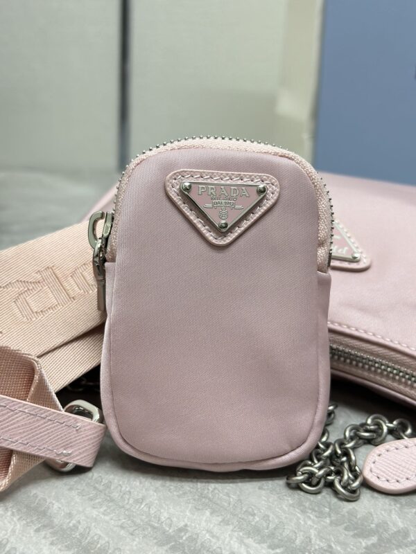 prada-re-edition-nylon-2005-pink-gallery-1