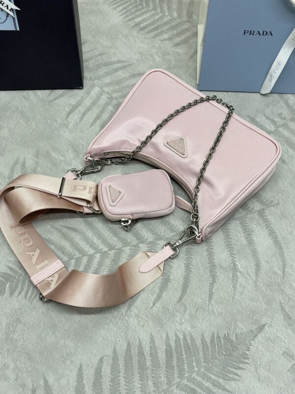 prada-re-edition-nylon-2005-pink-gallery-3