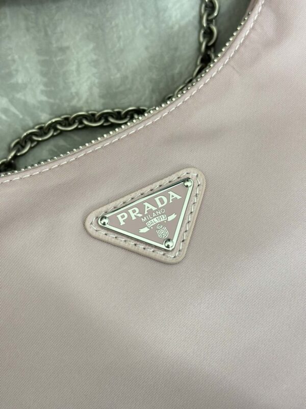 prada-re-edition-nylon-2005-pink-gallery-4