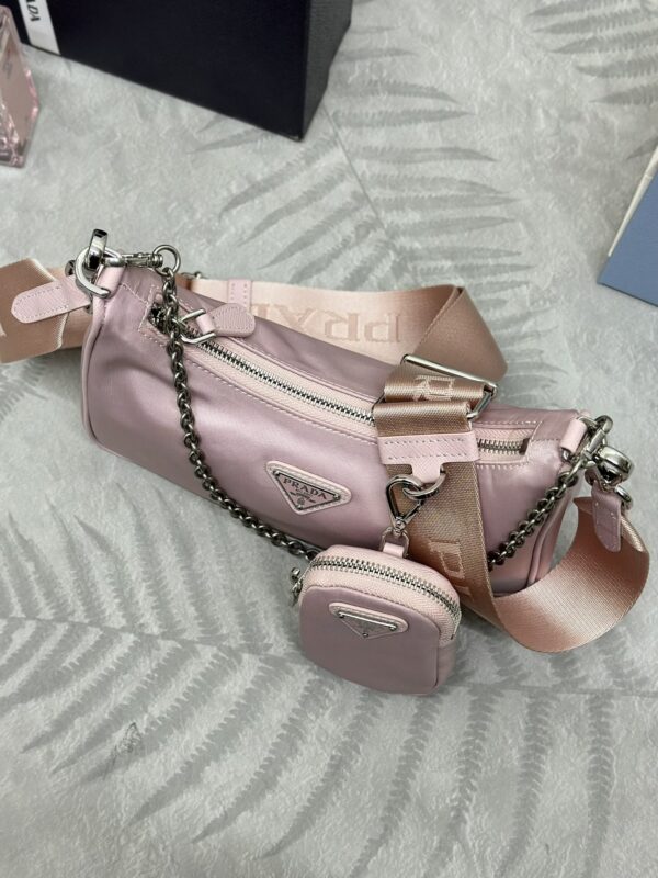 prada-re-edition-nylon-2005-pink-gallery-6