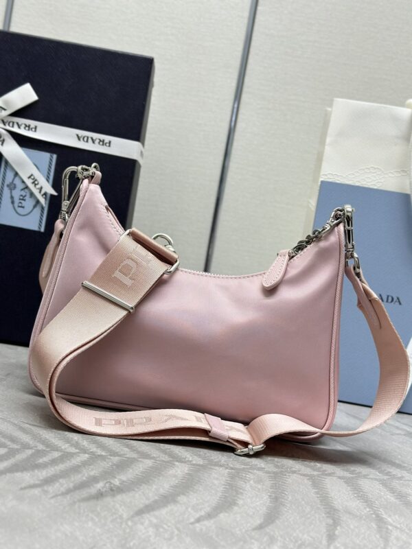 prada-re-edition-nylon-2005-pink-gallery-7