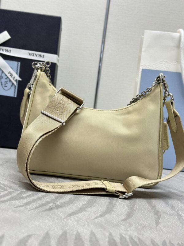 prada-re-edition-nylon-2005-yellow-gallery-5