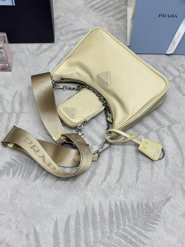 prada-re-edition-nylon-2005-yellow-gallery-7