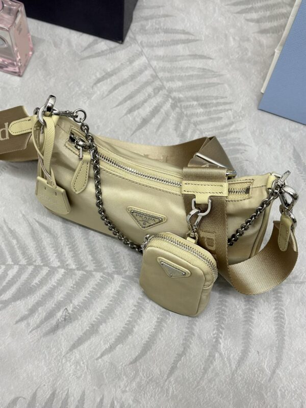 prada-re-edition-nylon-2005-yellow-gallery-8
