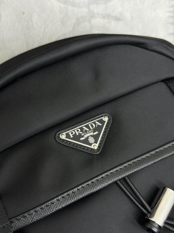 prada-re-neylon-backpack-gallery-1