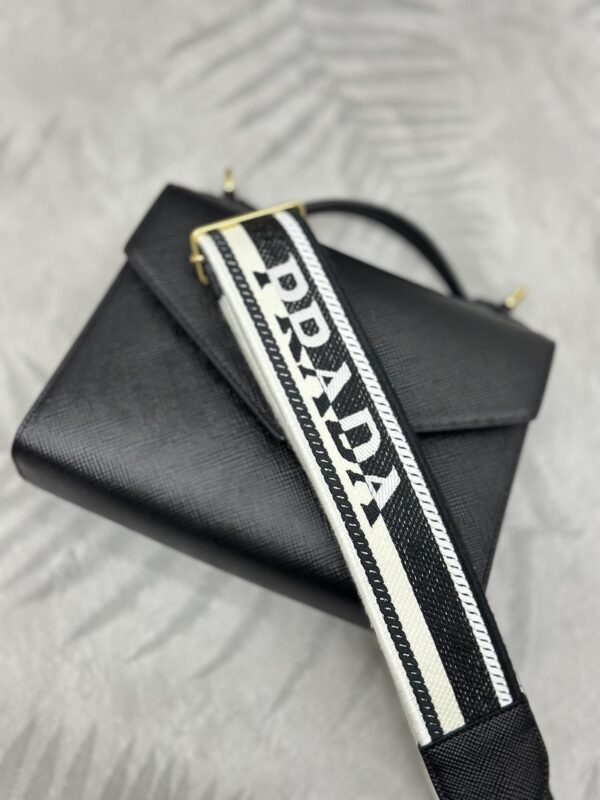 prada-saffiano-black-envelope-gallery-1