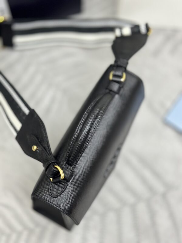 prada-saffiano-black-envelope-gallery-3