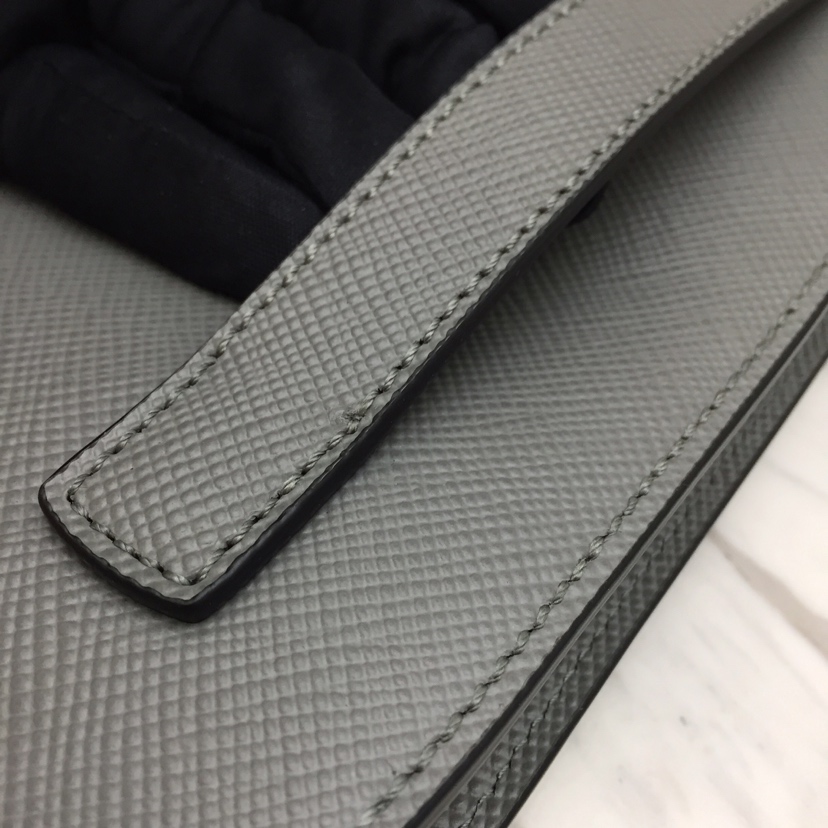prada-saffiano-new-pouch-grey-gallery-3