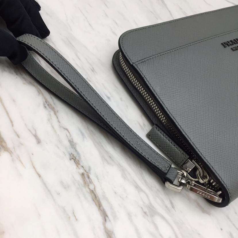 prada-saffiano-new-pouch-grey-gallery-6
