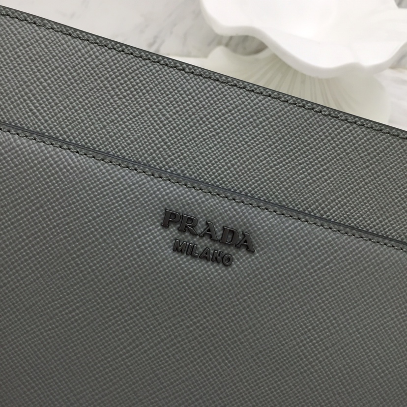 prada-saffiano-new-pouch-grey-gallery-7