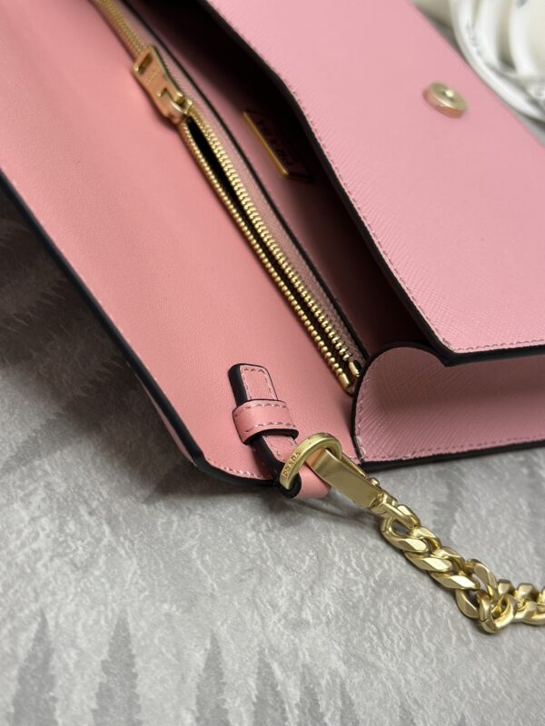 prada-saffiano-pink-small-envelope-gallery-1