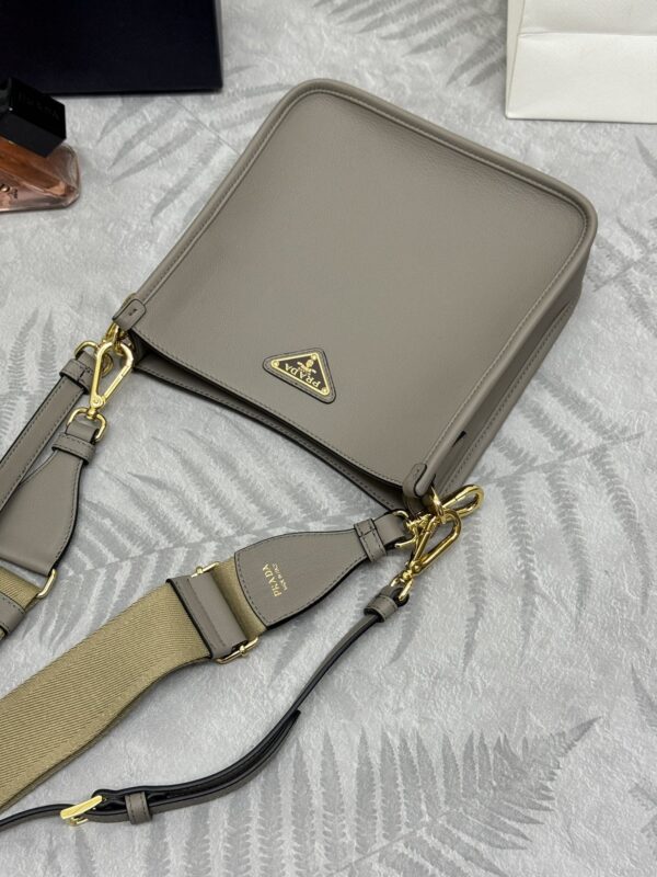 prada-saffiano-small-tote-beige-gallery-1
