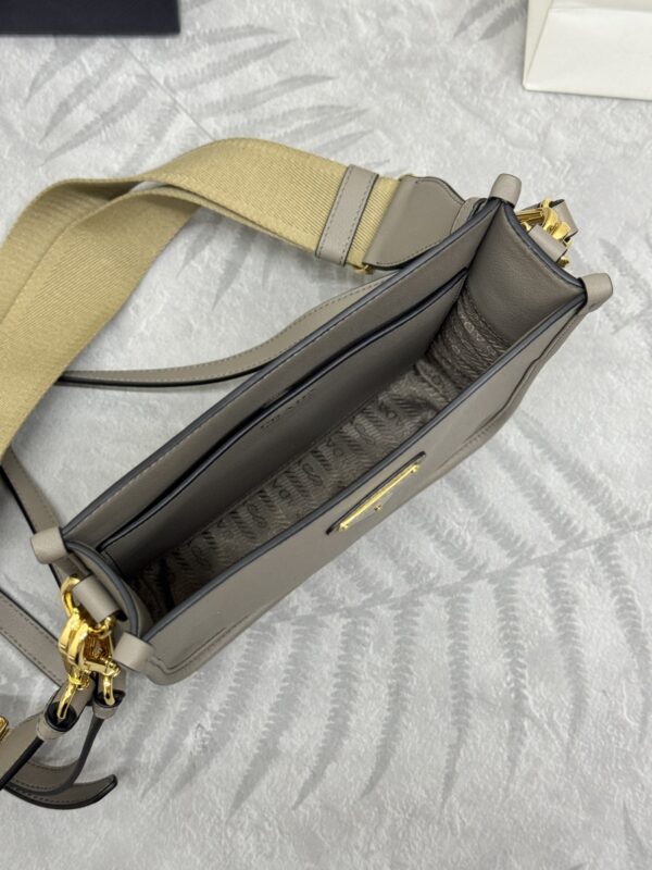 prada-saffiano-small-tote-beige-gallery-3