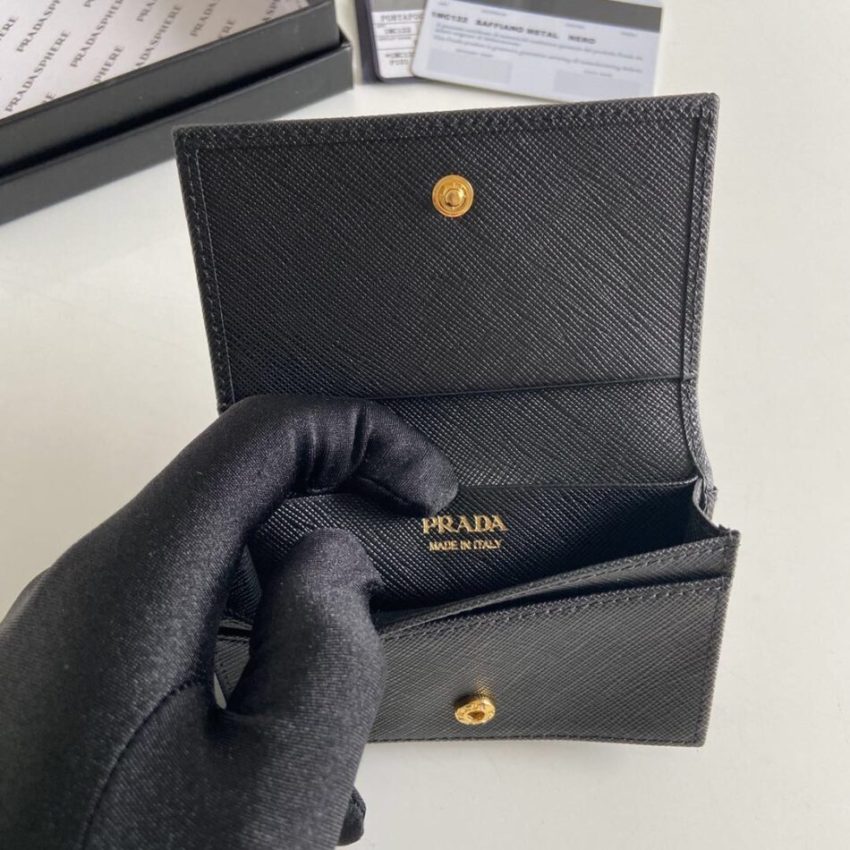 prada-saffiano-wallet-full-color-gallery-1