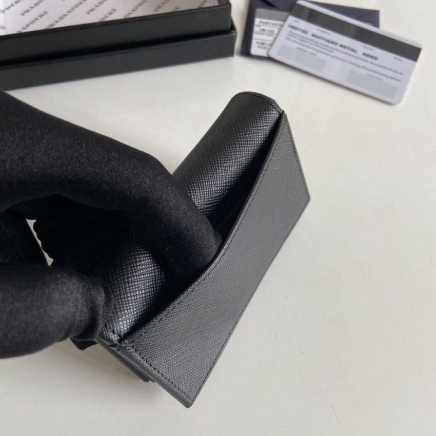 prada-saffiano-wallet-full-color-gallery-3