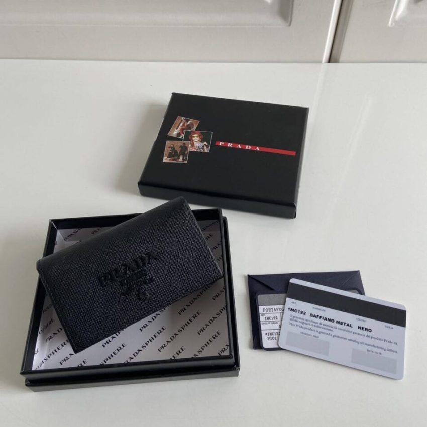 prada-saffiano-wallet-full-color-gallery-8