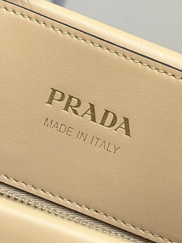 prada-symbole-milk-tea-gallery-5