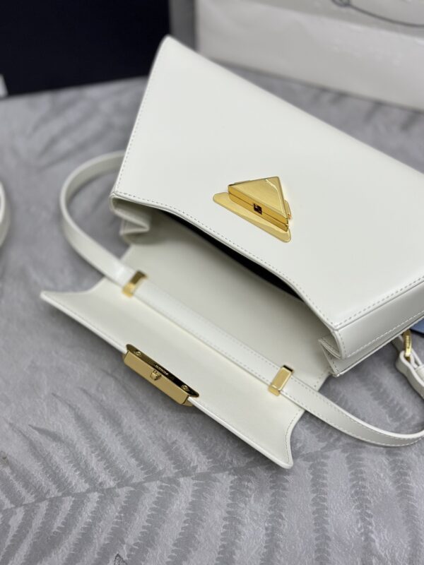 prada-white-leather-handbag-gallery-1