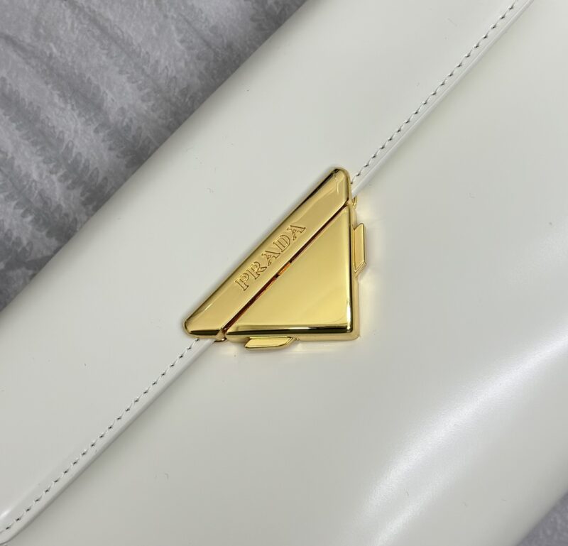 prada-white-leather-handbag-gallery-2