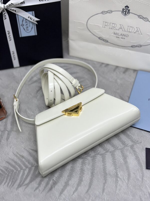 prada-white-leather-handbag-gallery-4