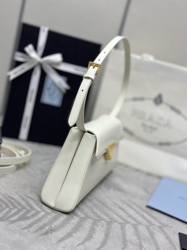 prada-white-leather-handbag-gallery-7