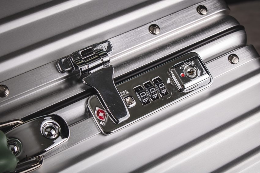 rimowa-classic-suitcase-gallery-10