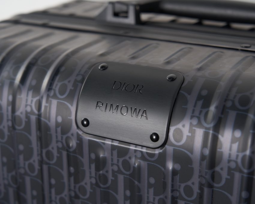 rimowa-dior-suitcase-black-gallery-3