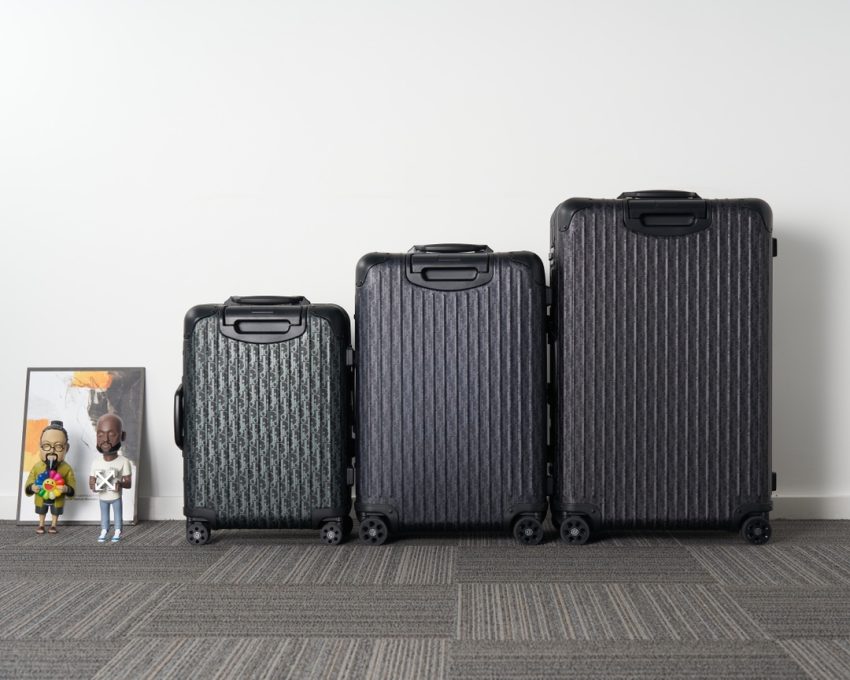 rimowa-dior-suitcase-black-gallery-5