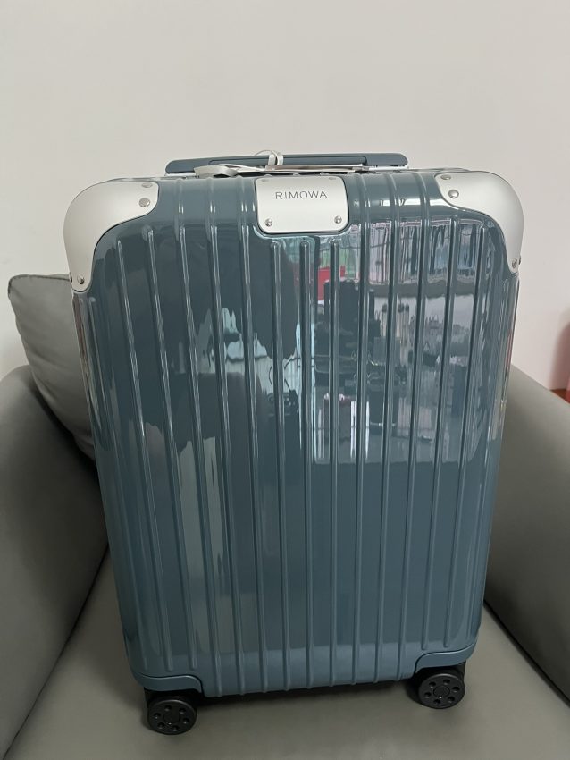 rimowa-hybrid-suitcase-gallery-14