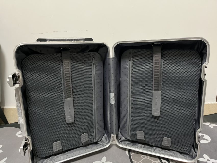 rimowa-hybrid-suitcase-gallery-6