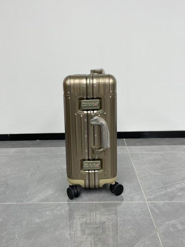 rimowa-original-suitcase-beige-gallery-1
