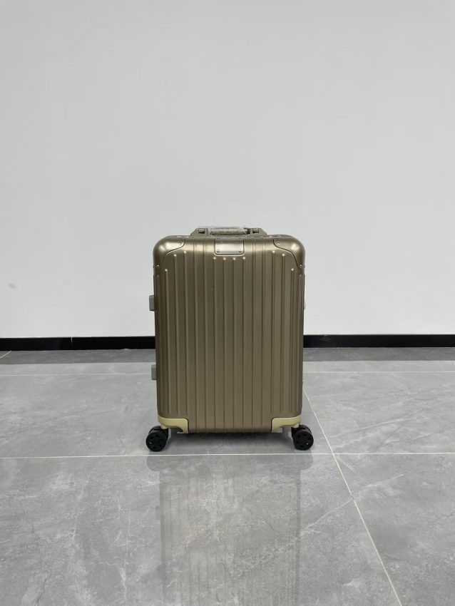 rimowa-original-suitcase-beige-gallery-2