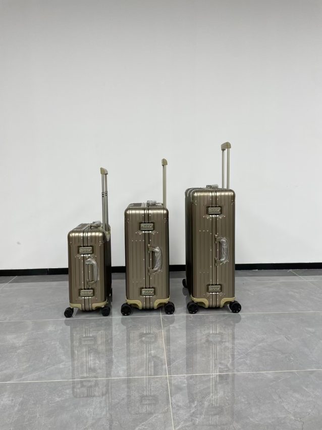 rimowa-original-suitcase-beige-gallery-3