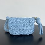 Bottega Veneta Kalimero Sky Blue - View 2 | Intrecciato Detail