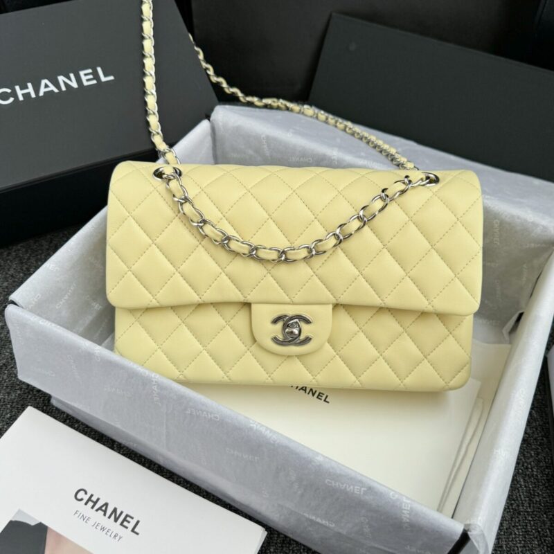 windows1717511905924_1643202167-471930414.jpg CHANEL Classic Flap 25cm Yellow - chanel yellow bag dupe front view