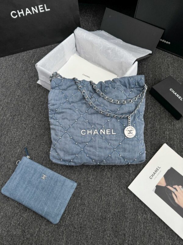 windows1718818915768_392359769-1746109370.jpg CHANEL 22 Mini Handbag Denim - chanel 22 dupe front view