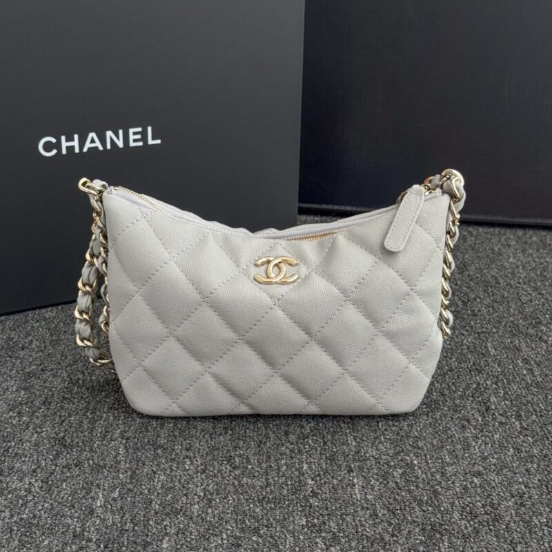 windows1718910558111_1194858099-187258239.jpg CHANEL 24p Dumpling Bag Gray - chanel dumpling bag replica front view