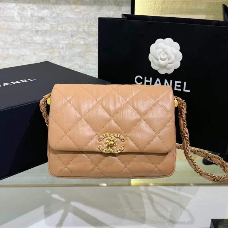 wsxcWeb_6e471929_o_1hnajkd3l1lcr10fa1g1217ko1vh05.jpeg-1 CHANEL 19 Mini Flap Caramel Bag - chanel 19 mini replica front view