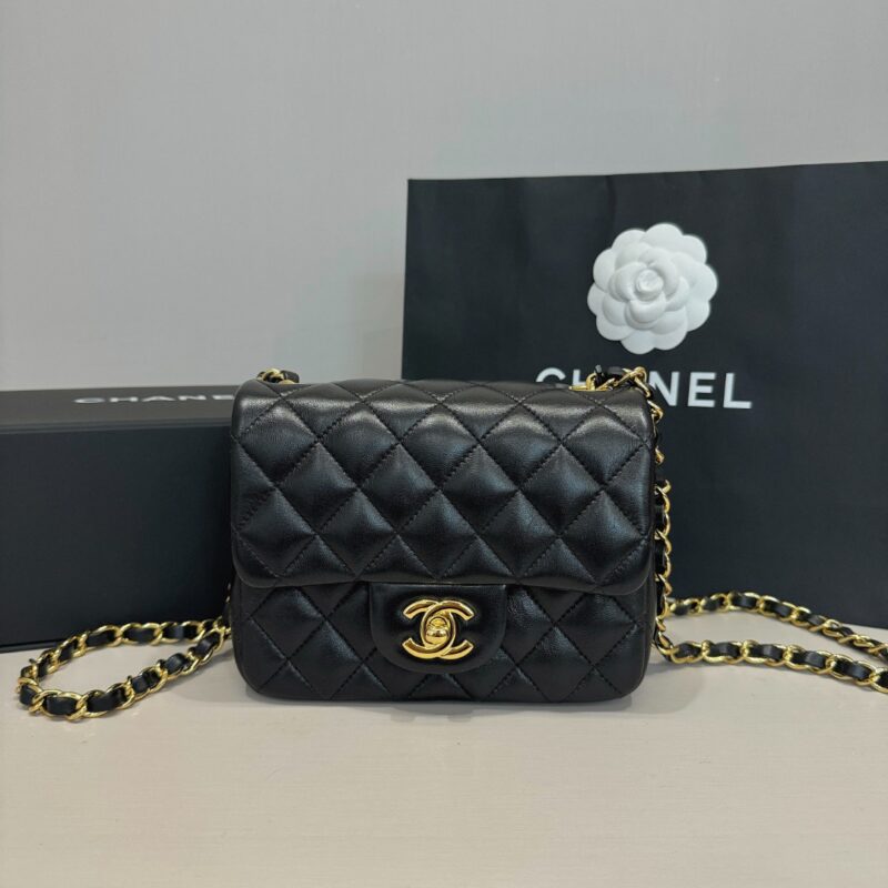 wsxcWeb_6e471929_o_1hnkmkifjhputgh3osi8c7aph.jpeg CHANEL Classic Flap 17cm Gold - chanel classic flap gold replica front view
