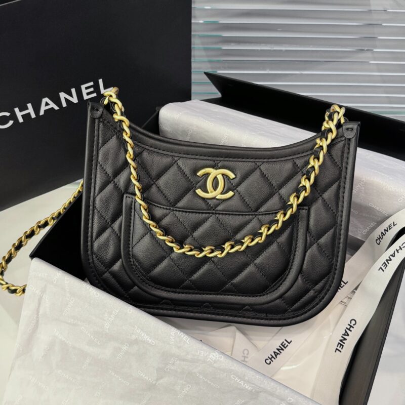 wsxcWeb_6e471929_o_1hp5jnafu1ps31q311c9uesi1er5f.jpeg CHANEL 24s Hobo Black - chanel 24s hobo black replica front view
