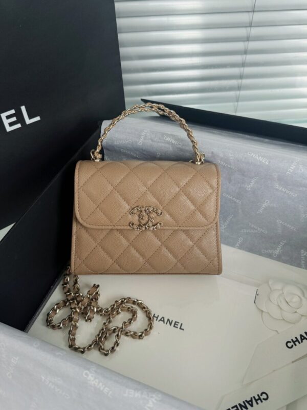 wsxcWeb_6e471929_o_1hrg972251i351gdslb31bgi1pccc.jpeg CHANEL 23P Kelly Handle Milk Tea - chanel kelly milk tea dupe front view